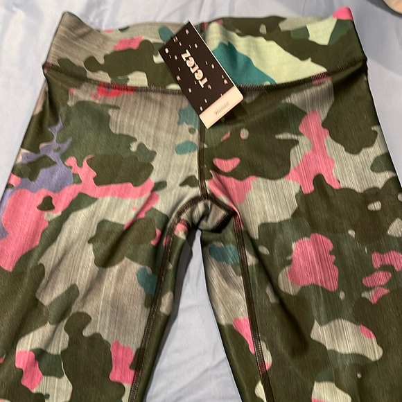 NWT Terez Multicolor Leggings full length Yoga style Shiny - Picture 1 of 4